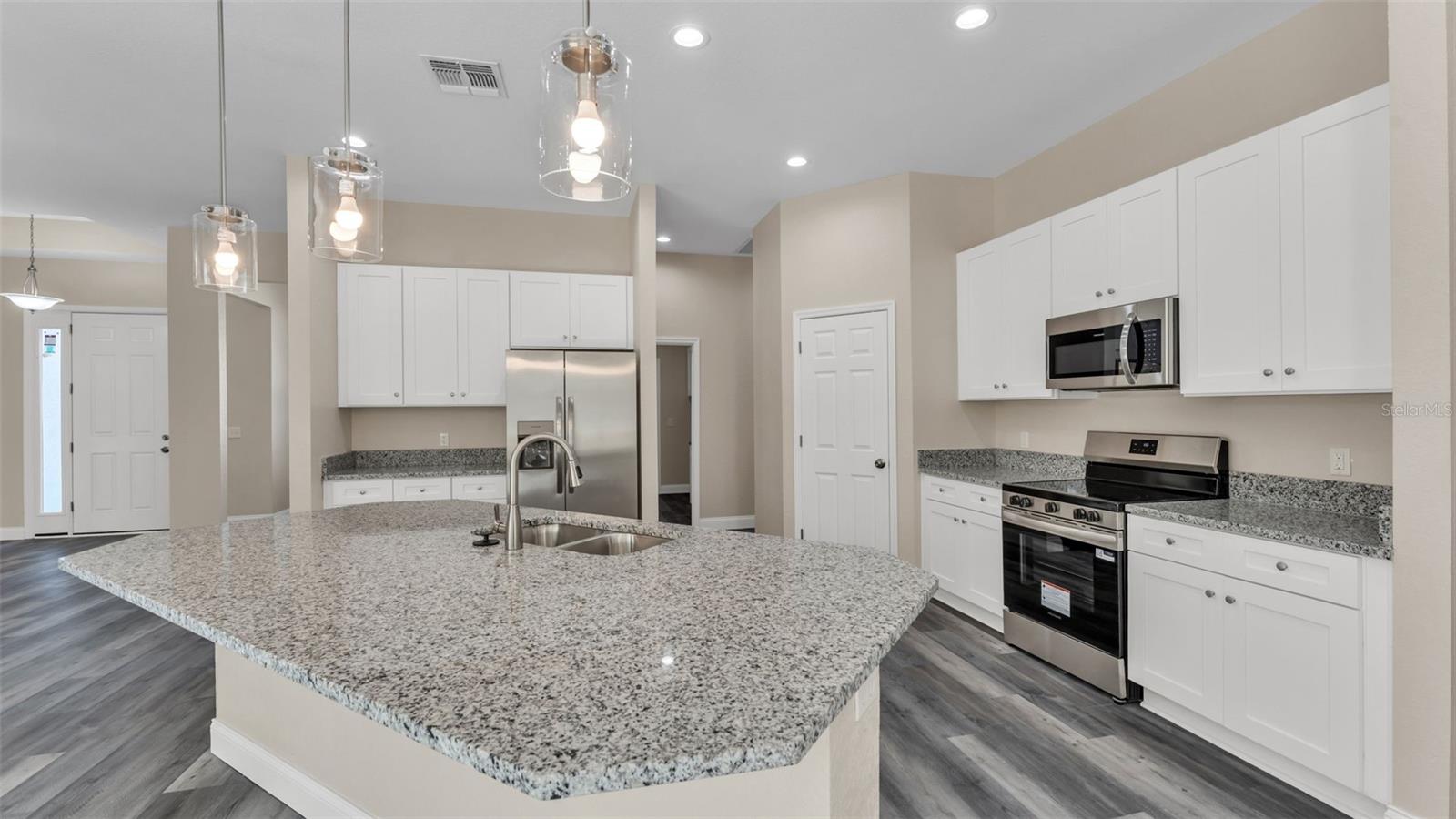 Image 14 of 27 For 6320 Woodhaven Drive