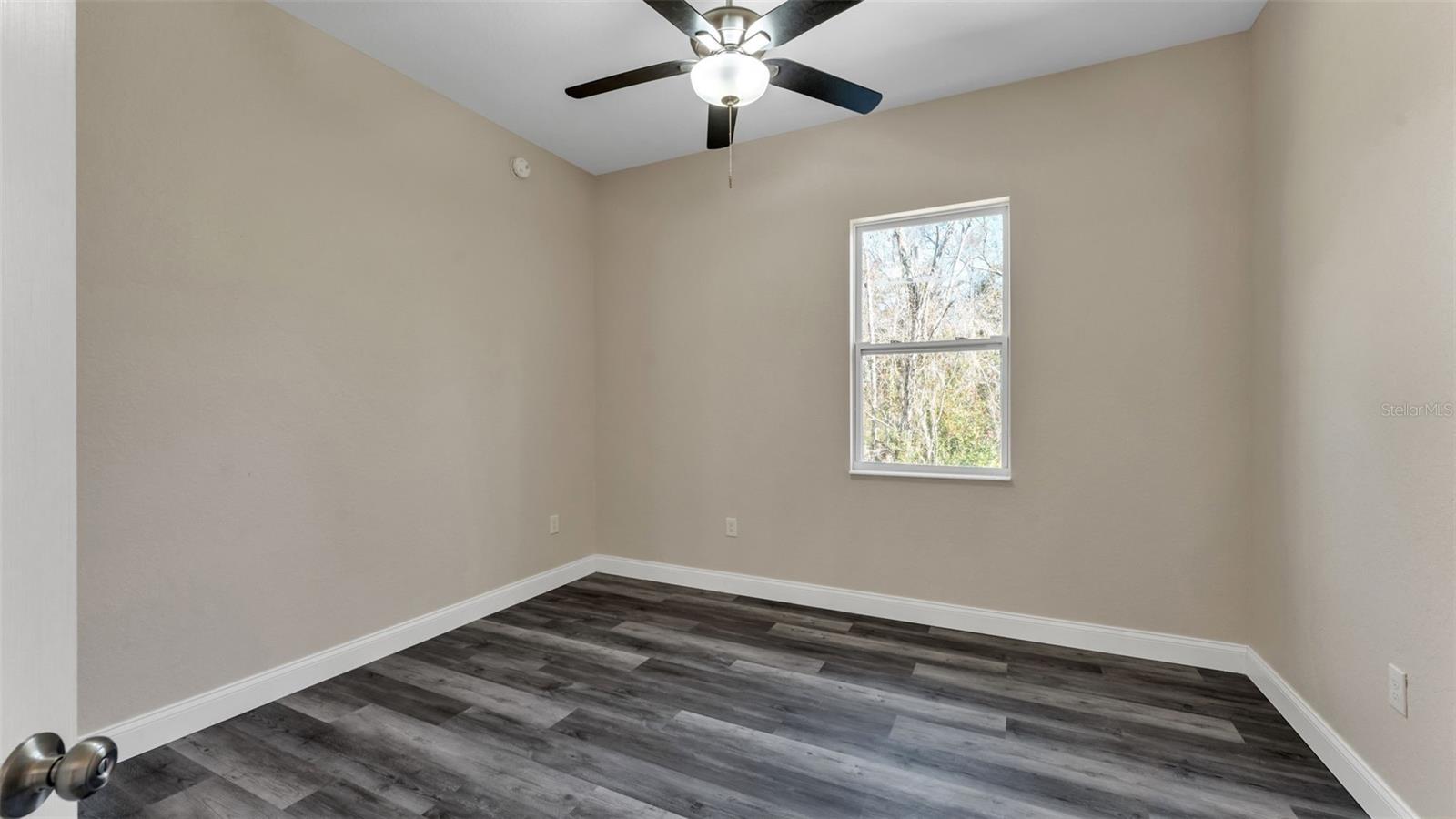 Image 18 of 27 For 6320 Woodhaven Drive