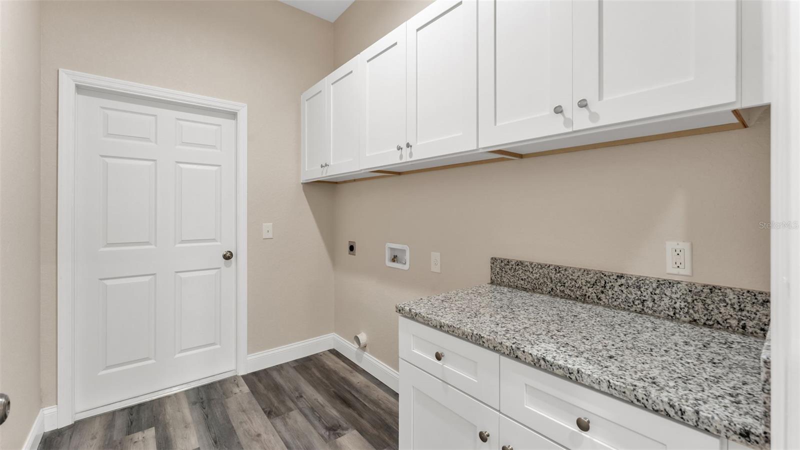 Image 21 of 27 For 6320 Woodhaven Drive