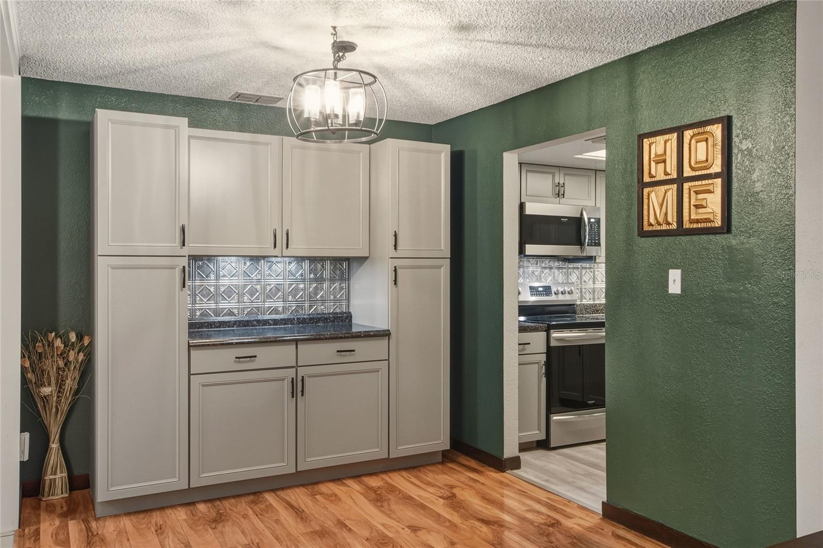 Image 18 of 52 For 4316 Pipkin Creek Road