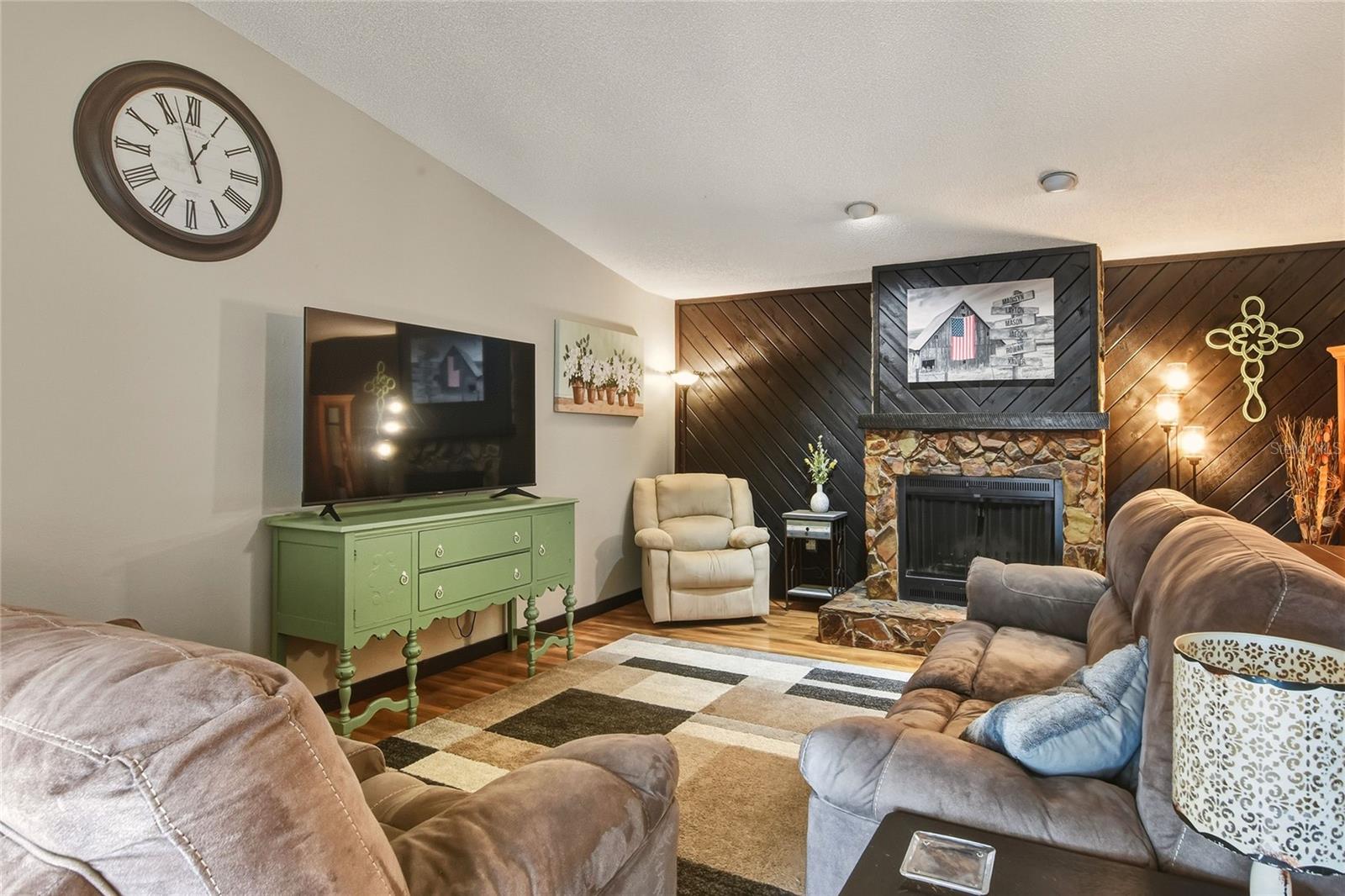 Image 9 of 52 For 4316 Pipkin Creek Road