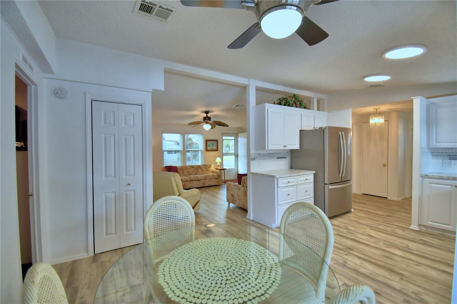 Image 11 of 52 For 4802 Colonnades Circle E