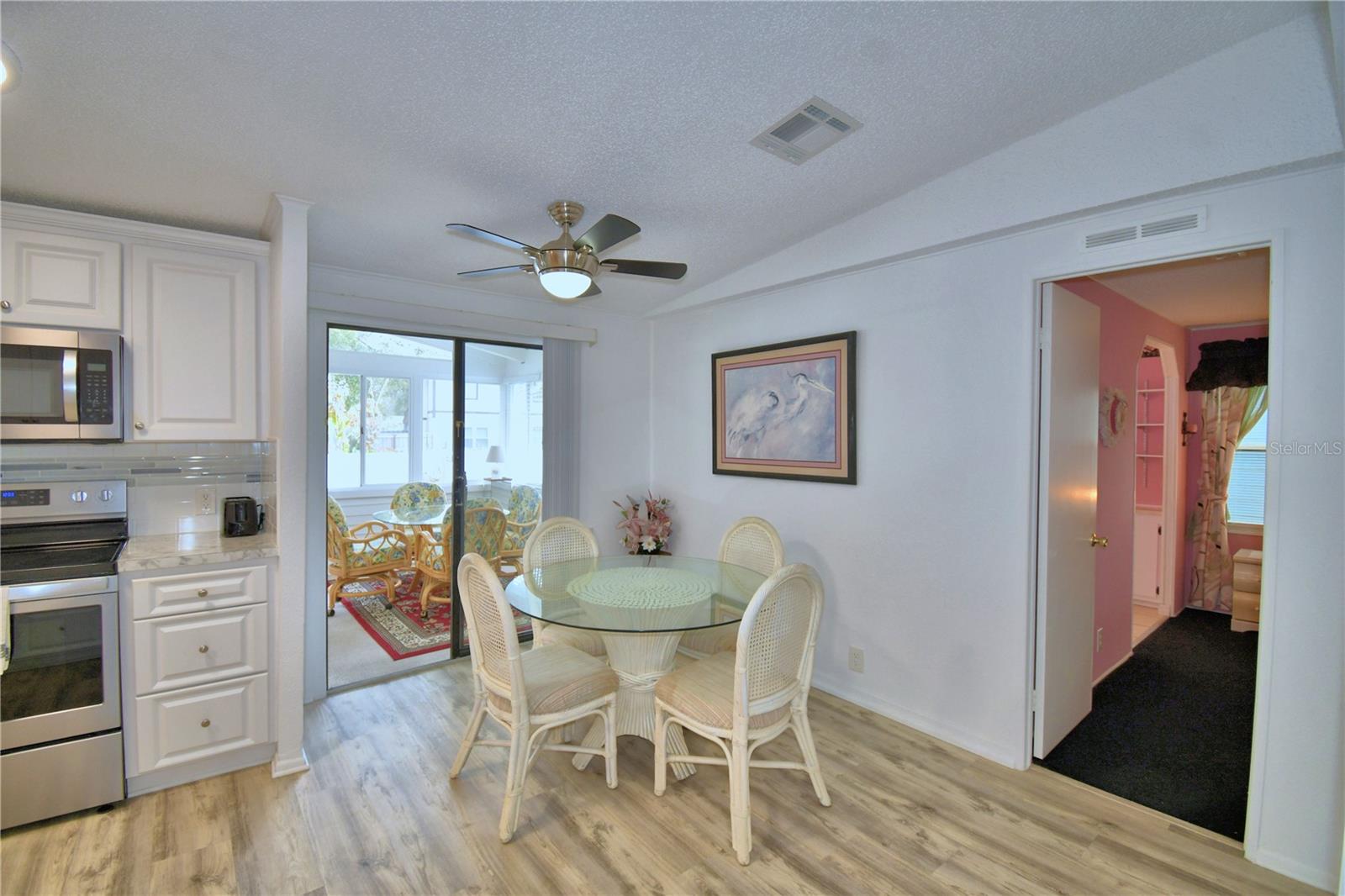 Image 16 of 52 For 4802 Colonnades Circle E