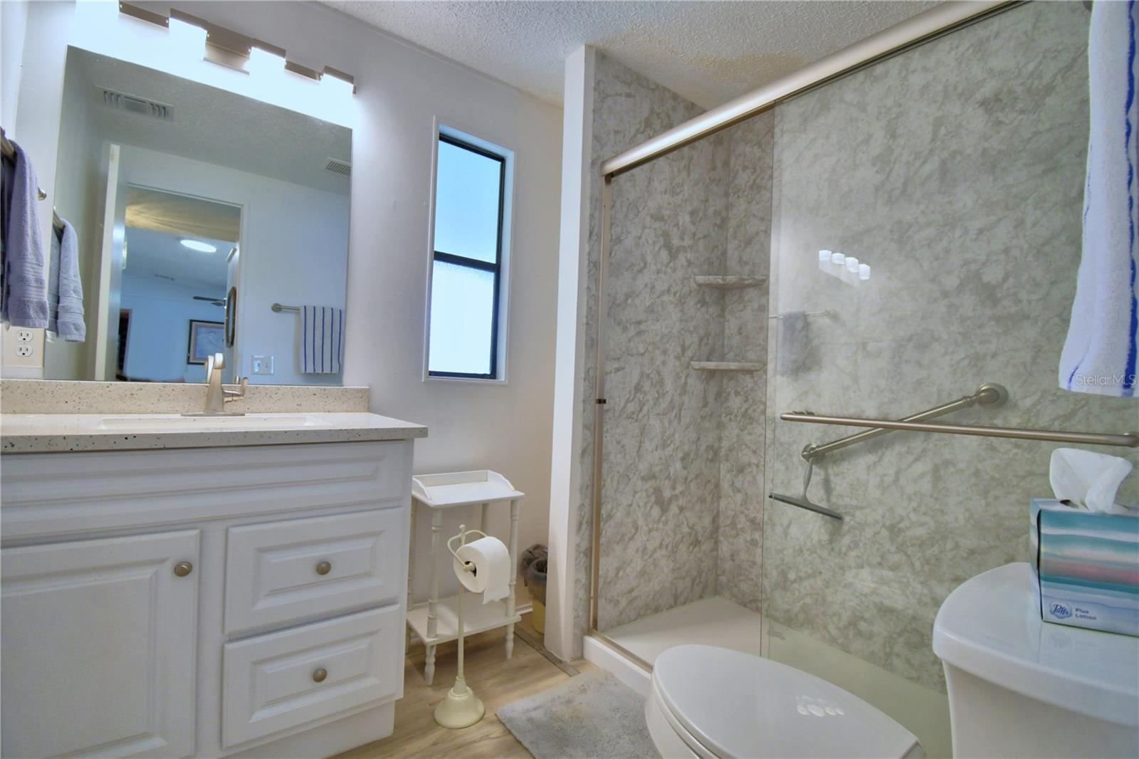 Image 19 of 52 For 4802 Colonnades Circle E