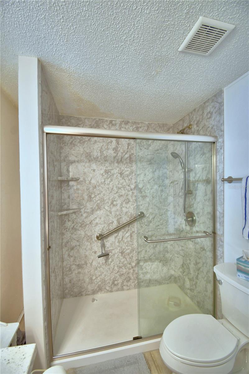 Image 20 of 52 For 4802 Colonnades Circle E