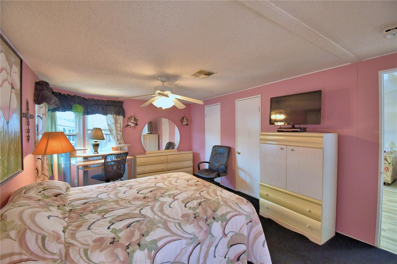 Image 24 of 52 For 4802 Colonnades Circle E