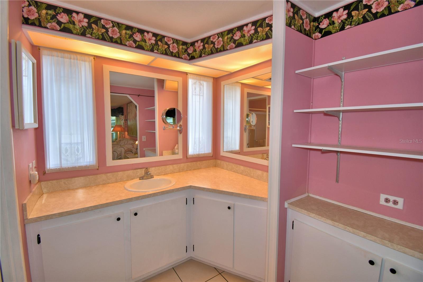 Image 29 of 52 For 4802 Colonnades Circle E