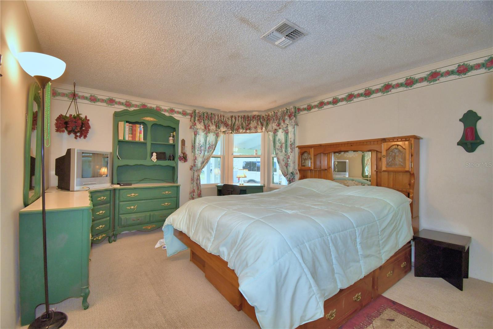 Image 31 of 52 For 4802 Colonnades Circle E