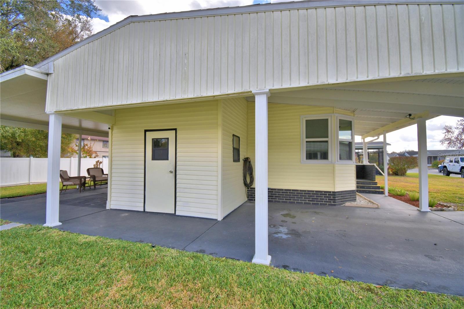 Image 4 of 52 For 4802 Colonnades Circle E