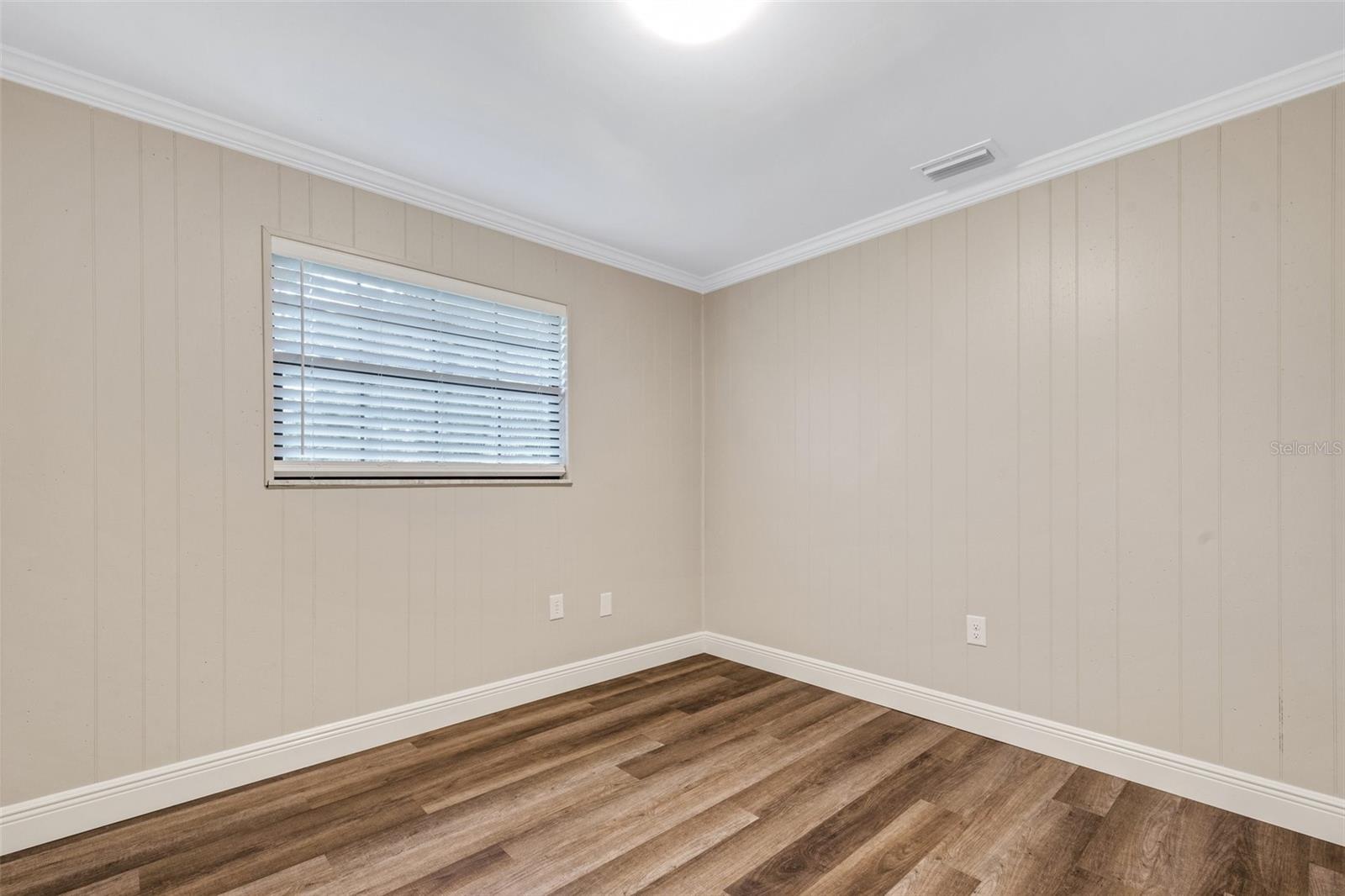 Image 26 of 45 For 7510 Catherine Drive