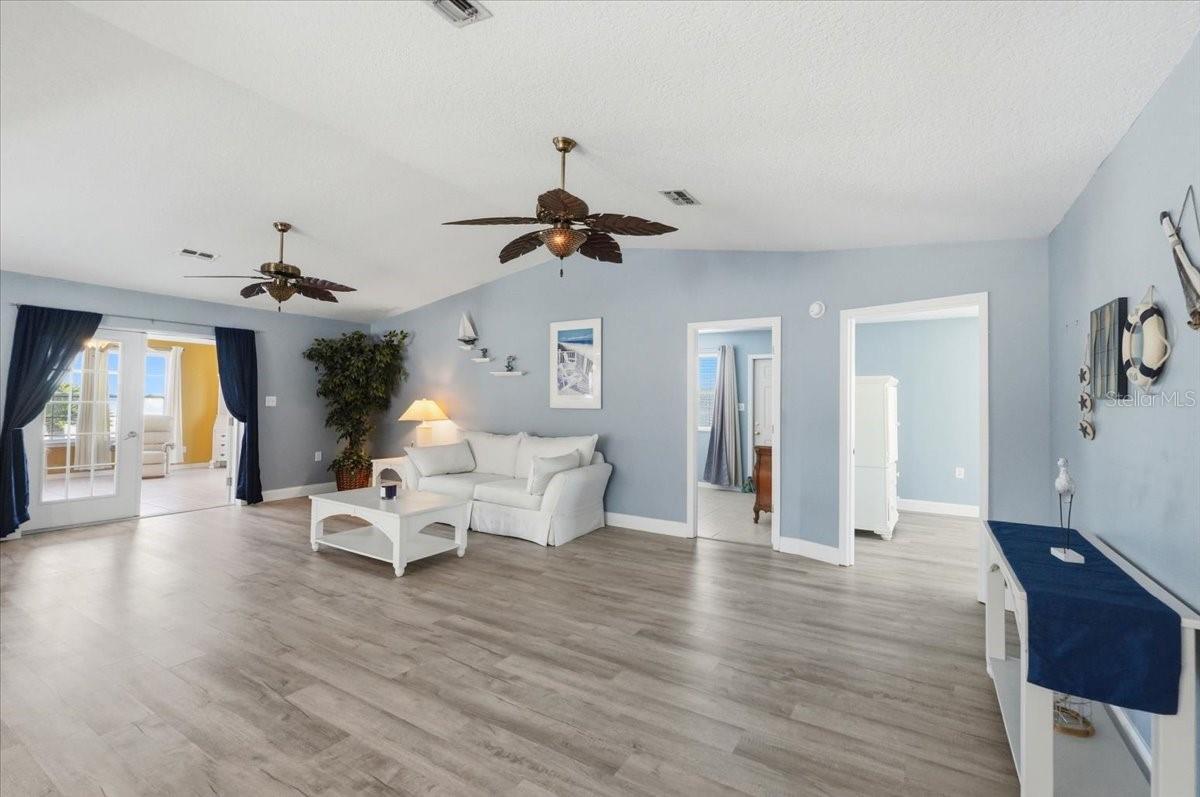 Image 5 of 35 For 6140 Seagull Lane