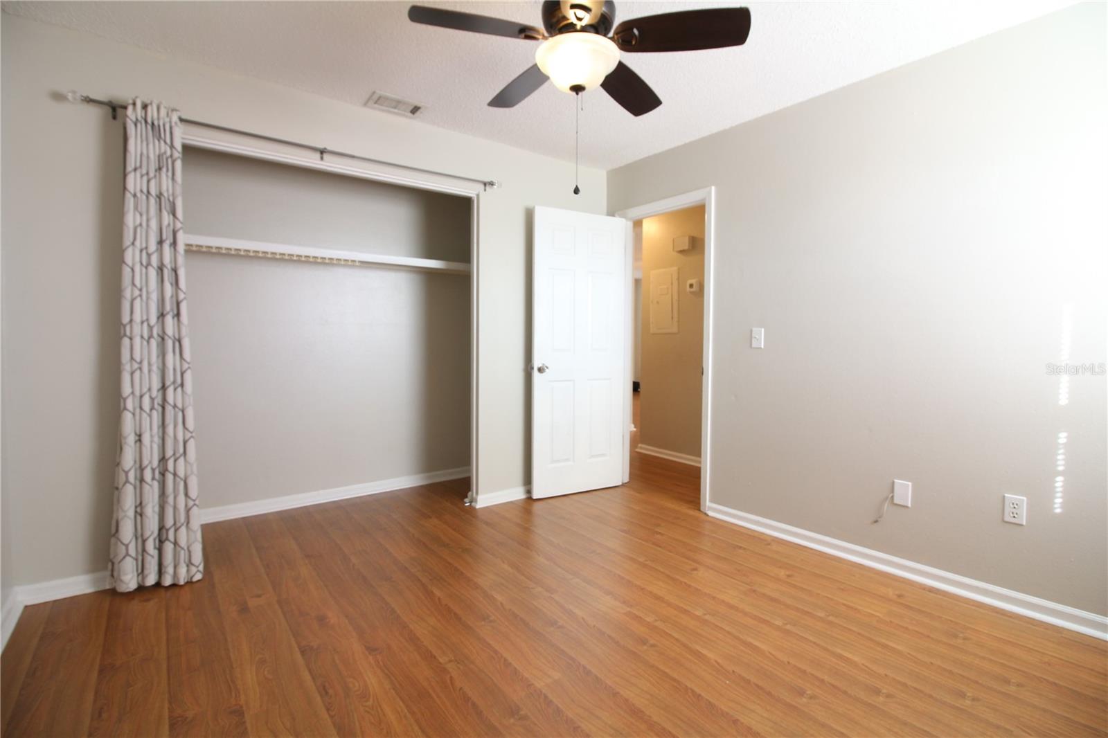 Image 14 of 19 For 1920 Edgewood Drive K8