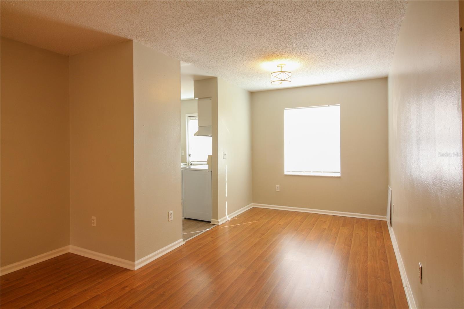 Image 5 of 19 For 1920 Edgewood Drive K8