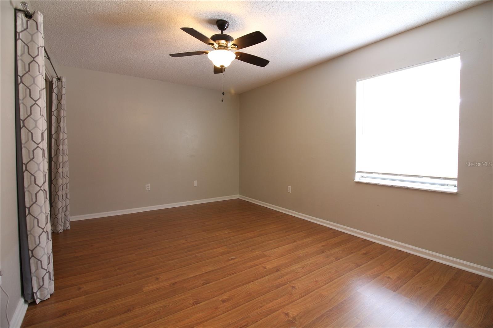 Image 9 of 19 For 1920 Edgewood Drive K8