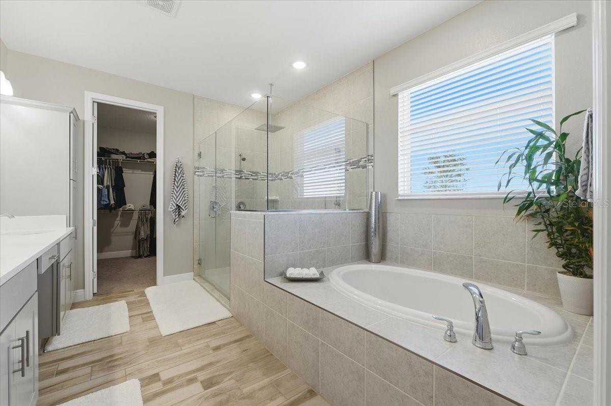 Image 19 of 51 For 14914 15th Street E