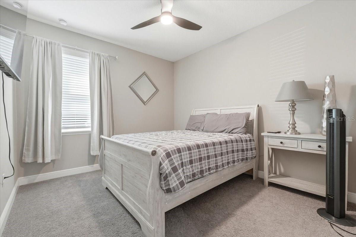 Image 21 of 51 For 14914 15th Street E