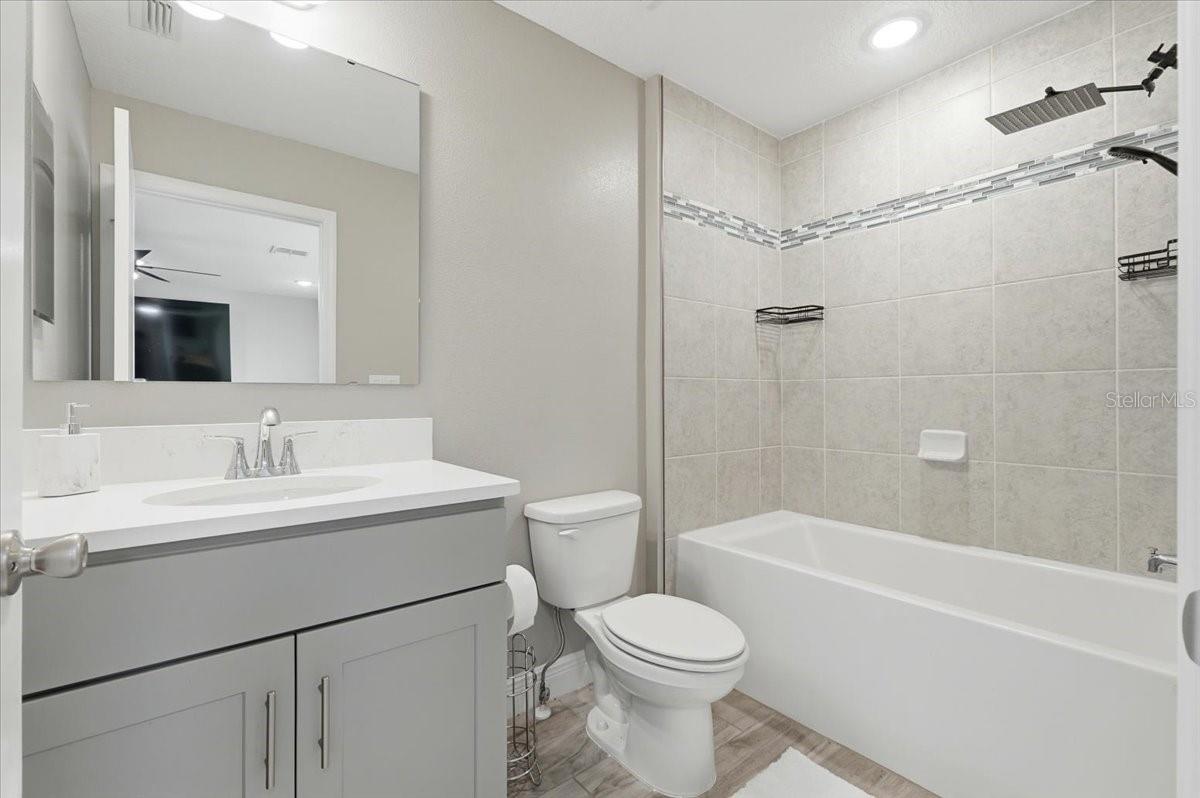 Image 28 of 51 For 14914 15th Street E