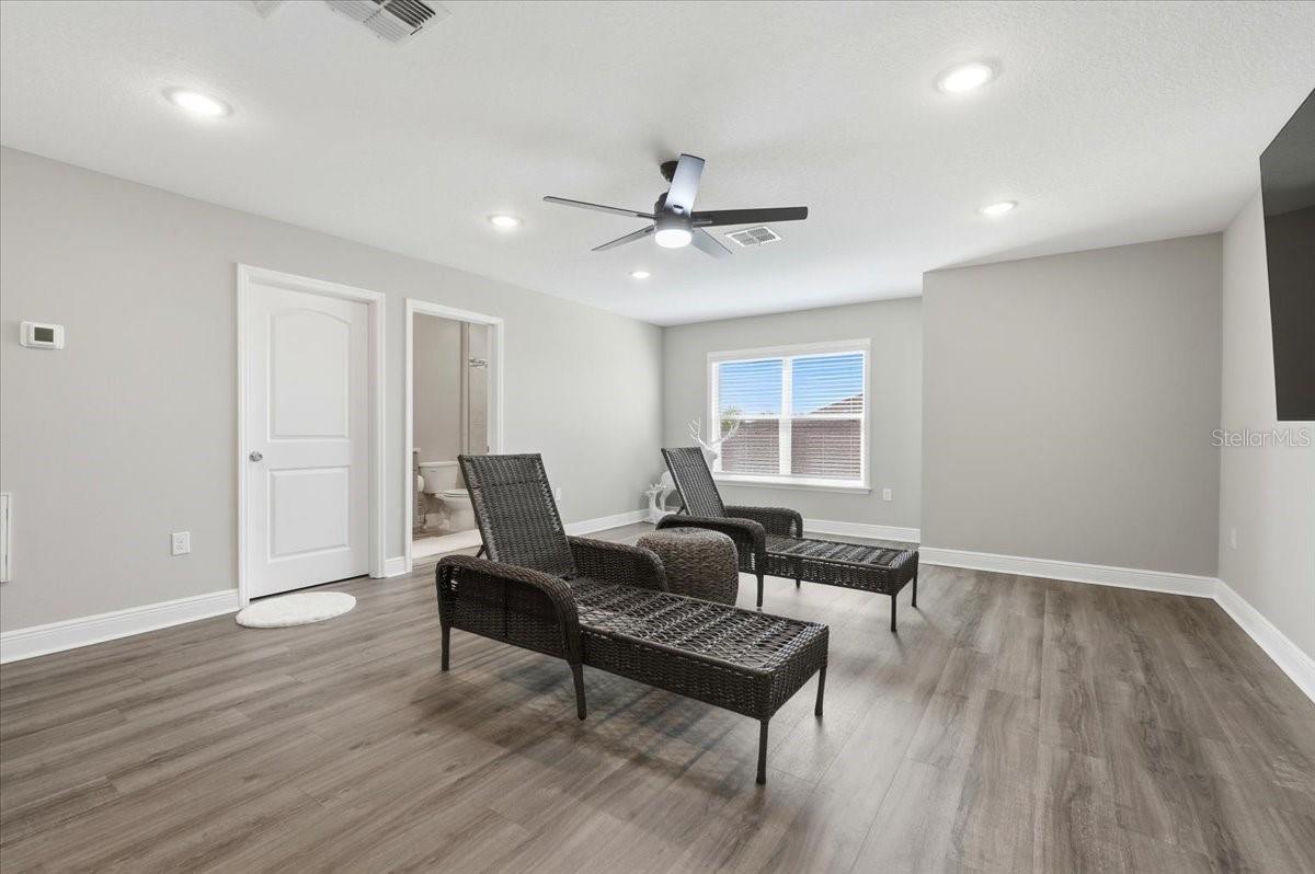 Image 32 of 51 For 14914 15th Street E