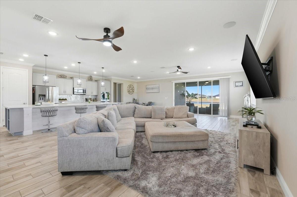 Image 7 of 51 For 14914 15th Street E