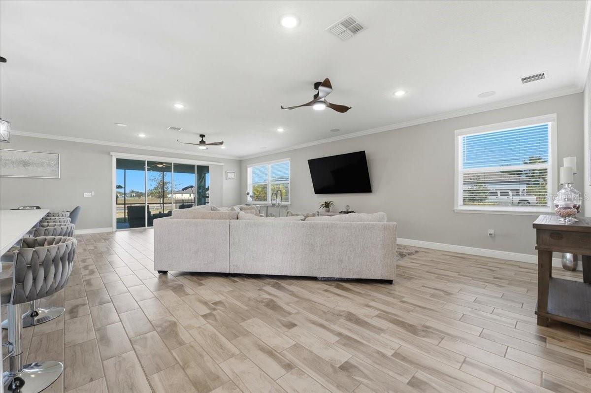 Image 8 of 51 For 14914 15th Street E