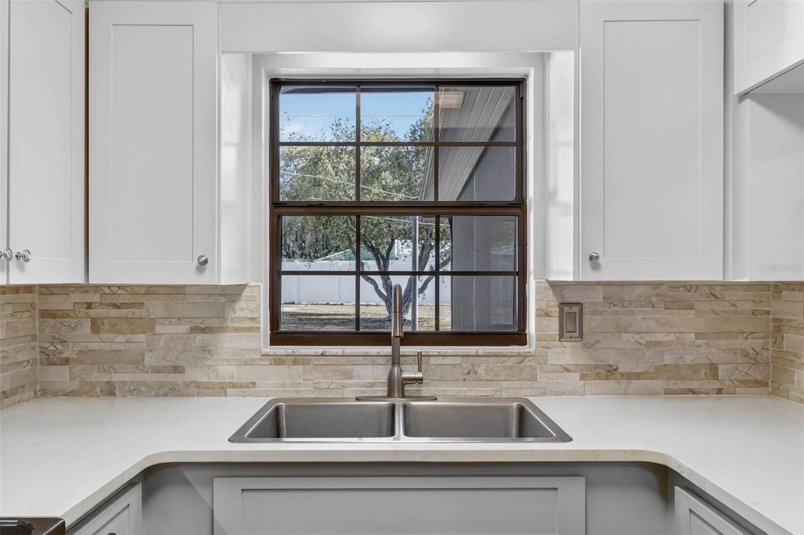 Image 13 of 42 For 6411 Cromwell Road