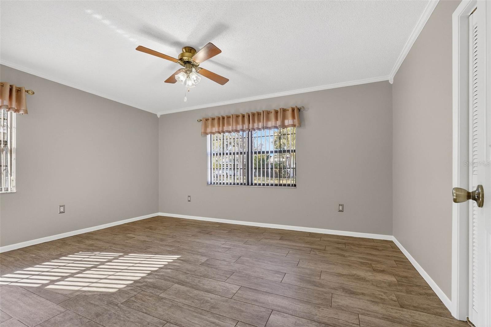 Image 21 of 42 For 6411 Cromwell Road