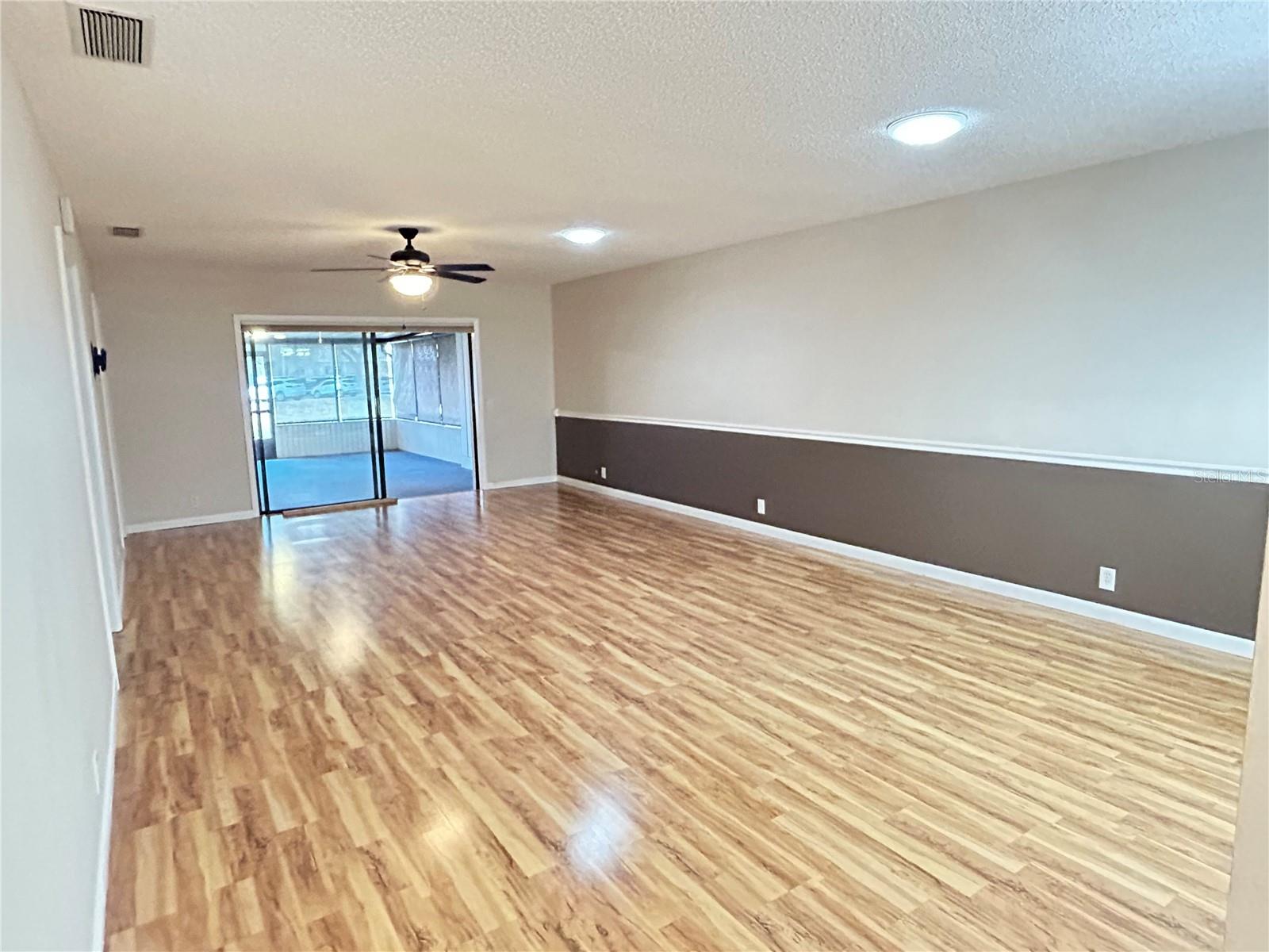 Image 4 of 30 For 634 Wexford Court