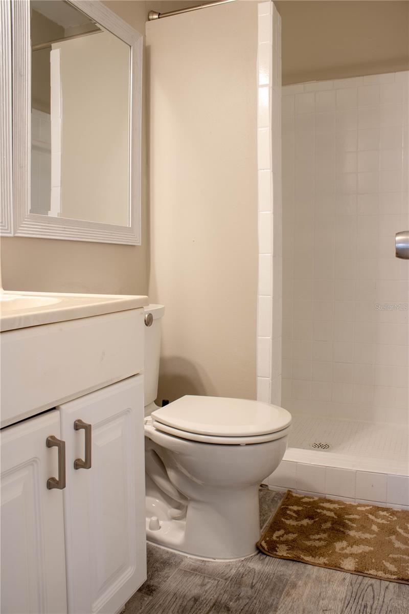 Image 27 of 46 For 1920 Edgewood Drive P2