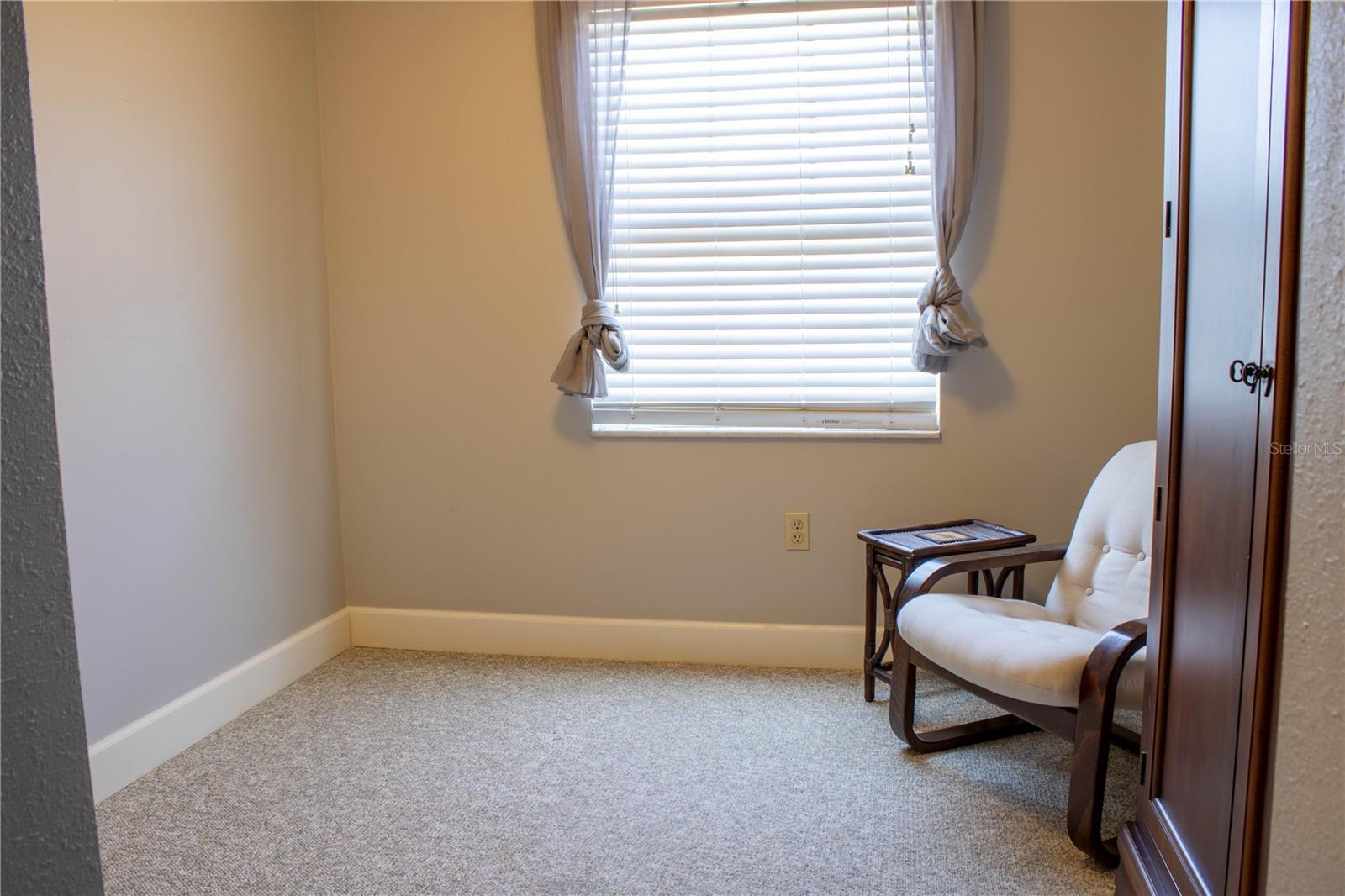 Image 29 of 46 For 1920 Edgewood Drive P2