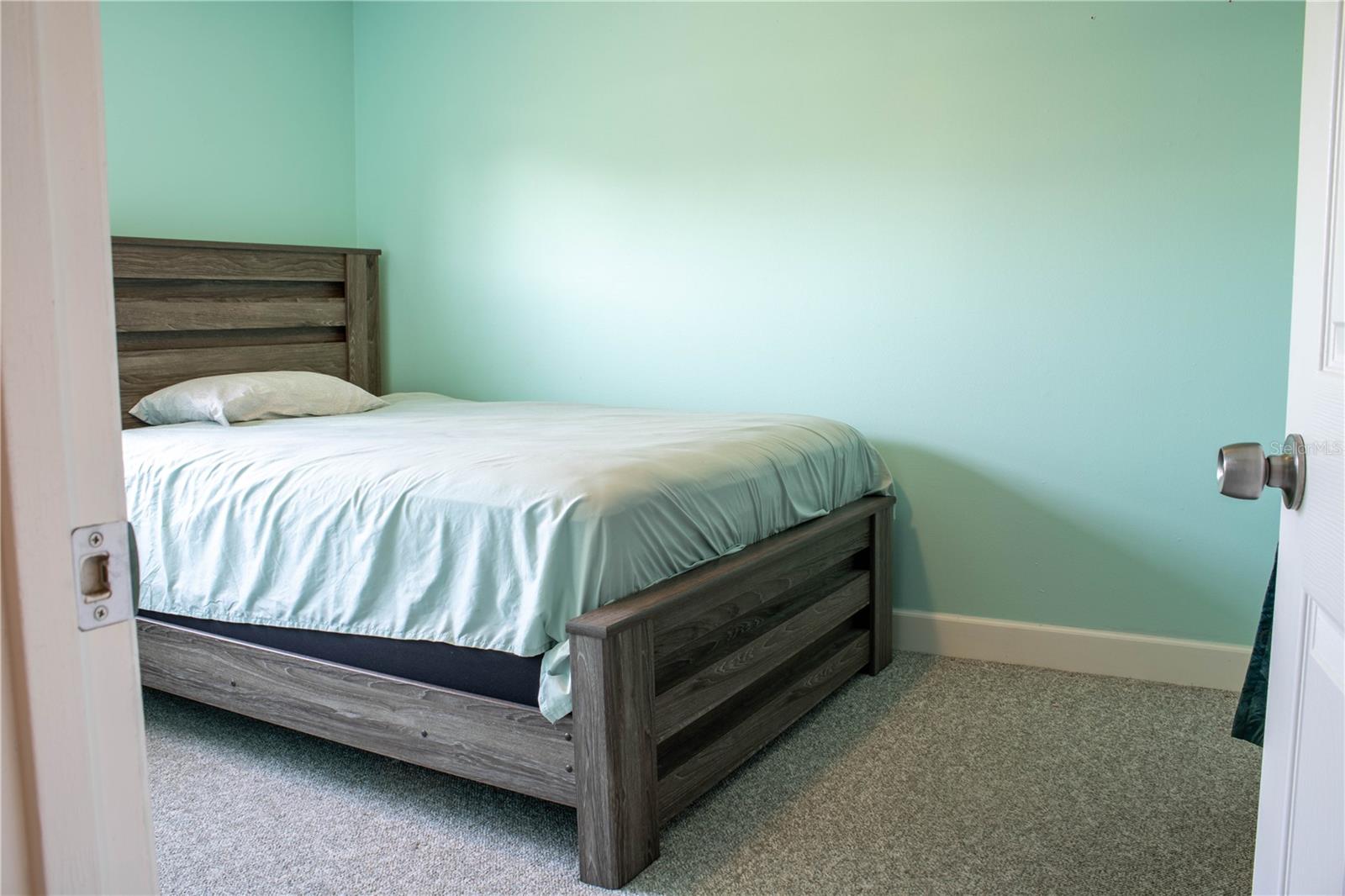 Image 32 of 46 For 1920 Edgewood Drive P2