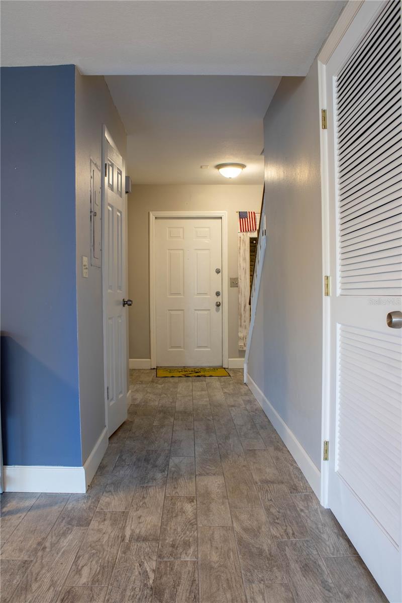 Image 8 of 46 For 1920 Edgewood Drive P2