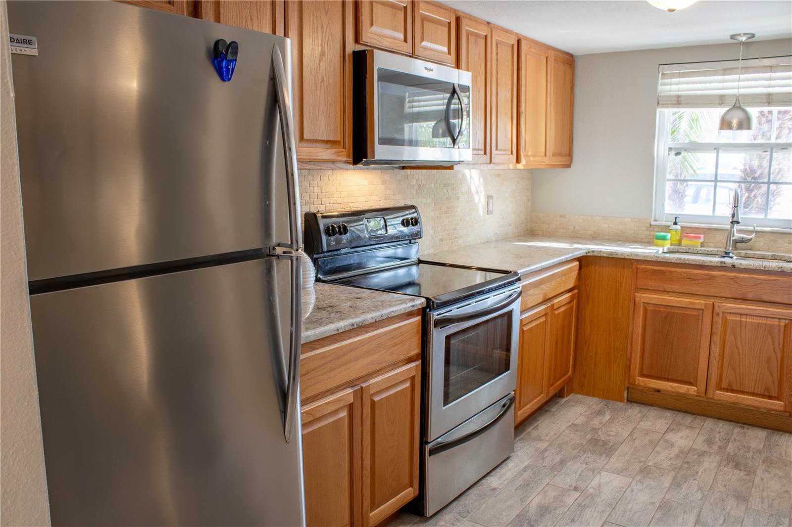 Image 9 of 46 For 1920 Edgewood Drive P2