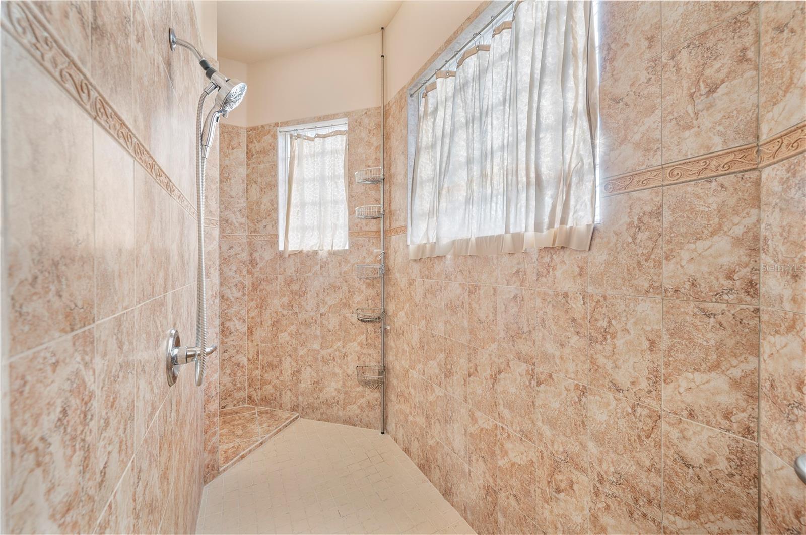 Image 23 of 45 For 4632 Turnberry Lane