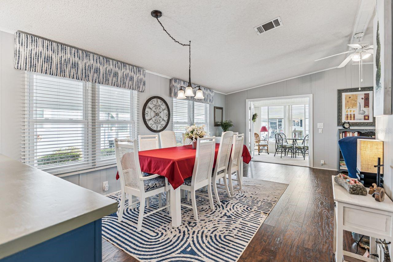 Image 12 of 36 For 6613 Westchester Drive Ne