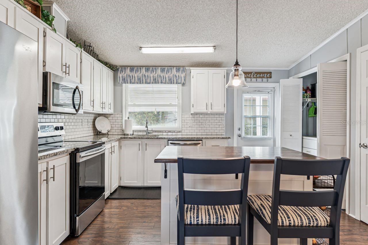 Image 16 of 36 For 6613 Westchester Drive Ne