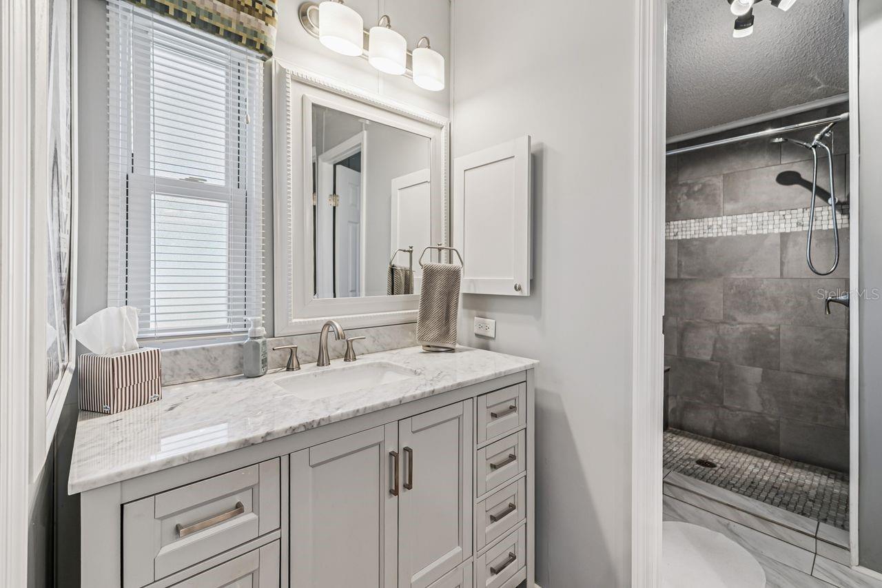 Image 28 of 36 For 6613 Westchester Drive Ne