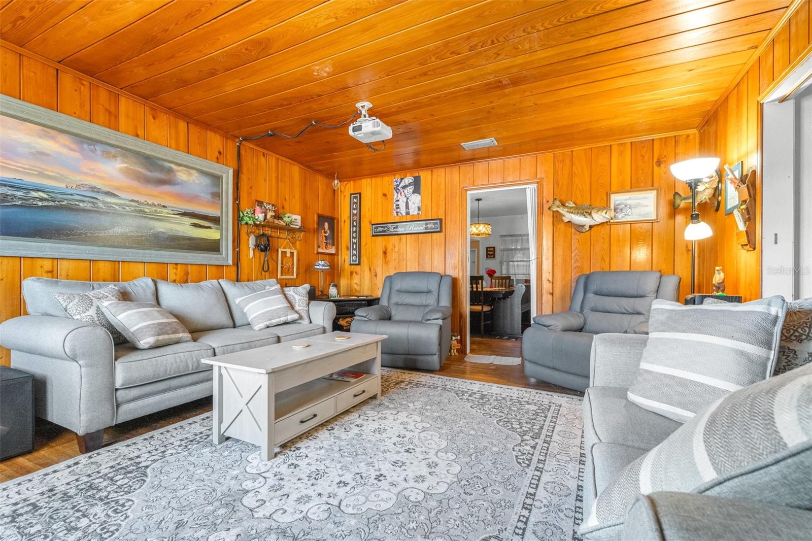 Image 11 of 53 For 628 Laurel Avenue