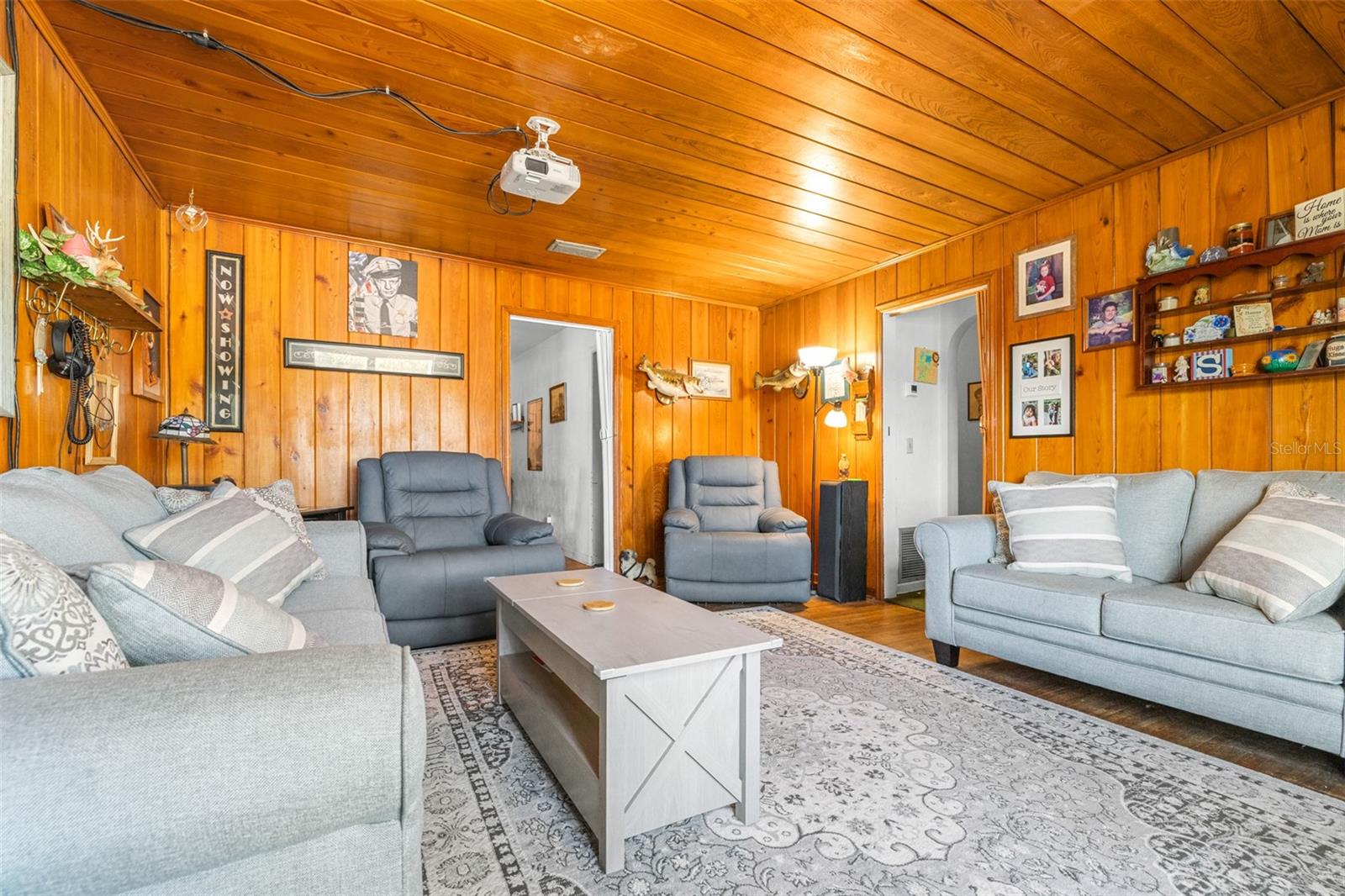 Image 12 of 53 For 628 Laurel Avenue