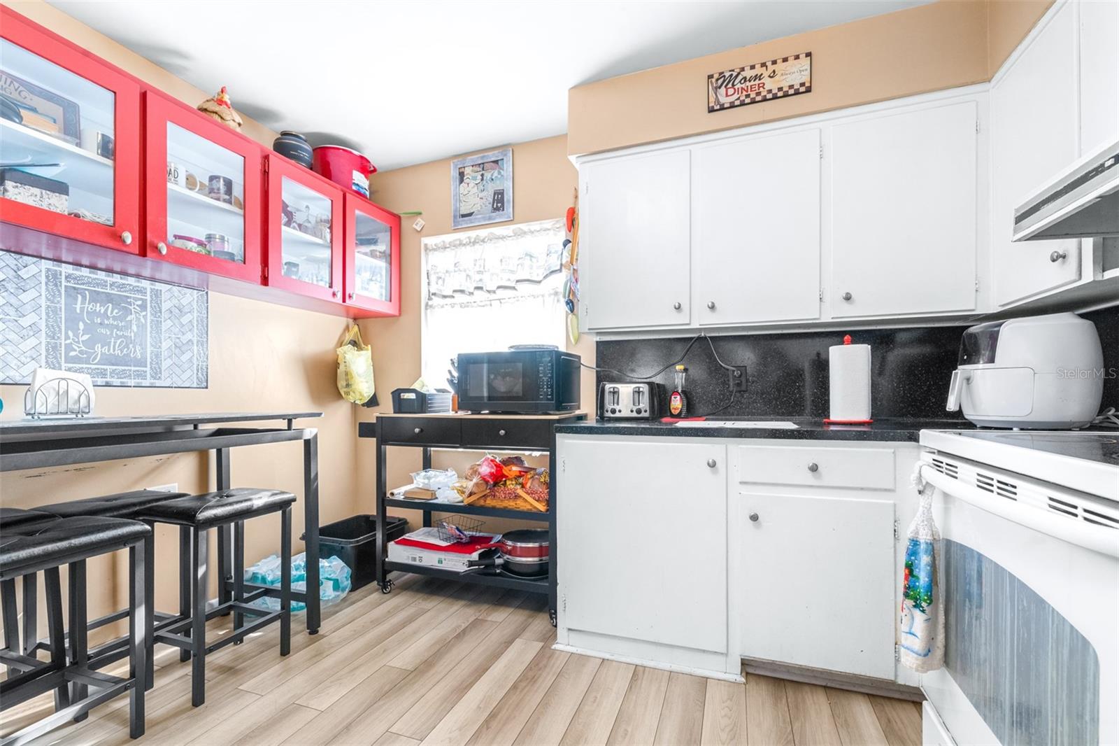 Image 19 of 53 For 628 Laurel Avenue