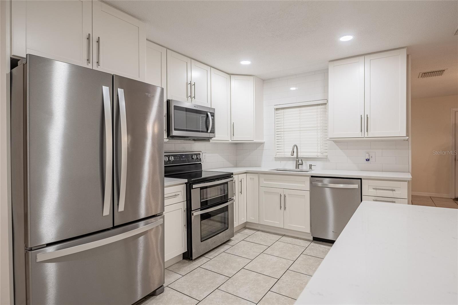 Image 12 of 34 For 706 Patricia Pl