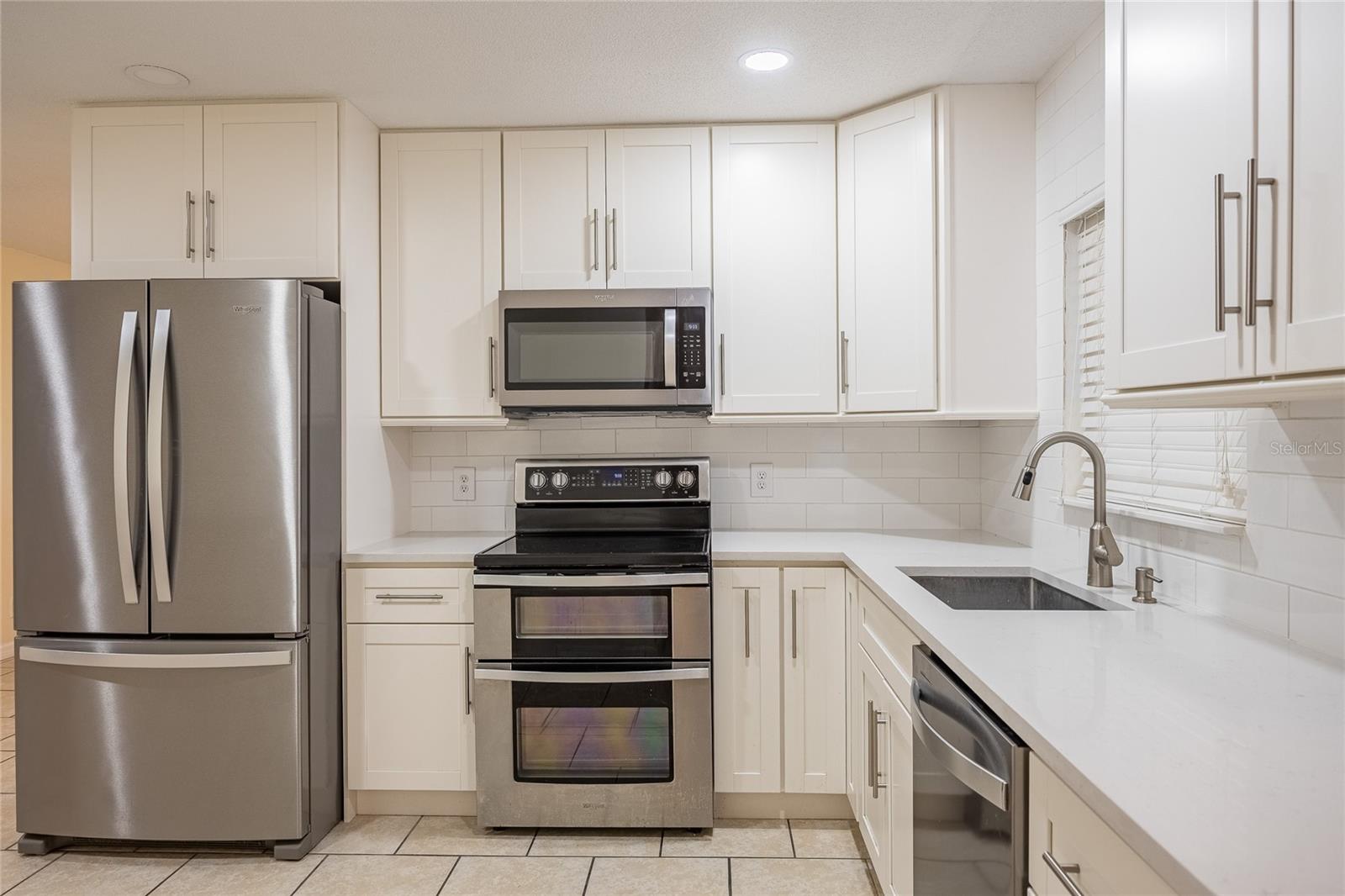 Image 13 of 34 For 706 Patricia Pl