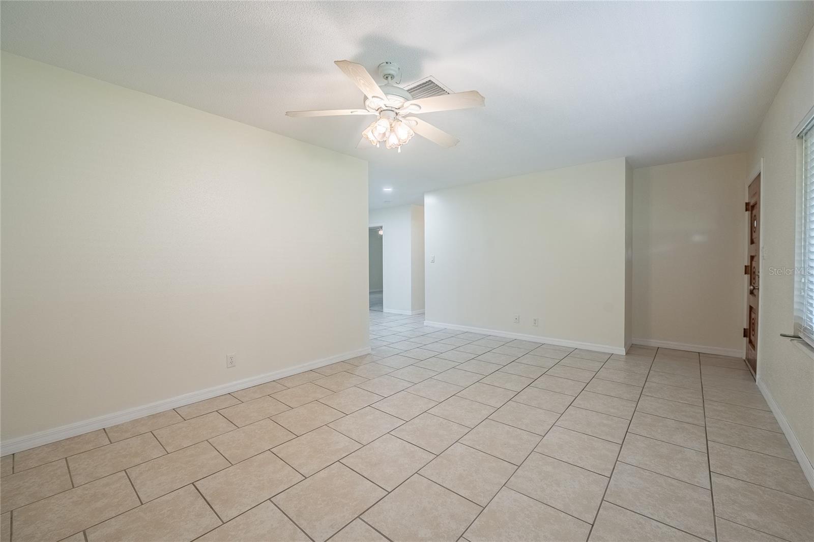 Image 18 of 34 For 706 Patricia Pl