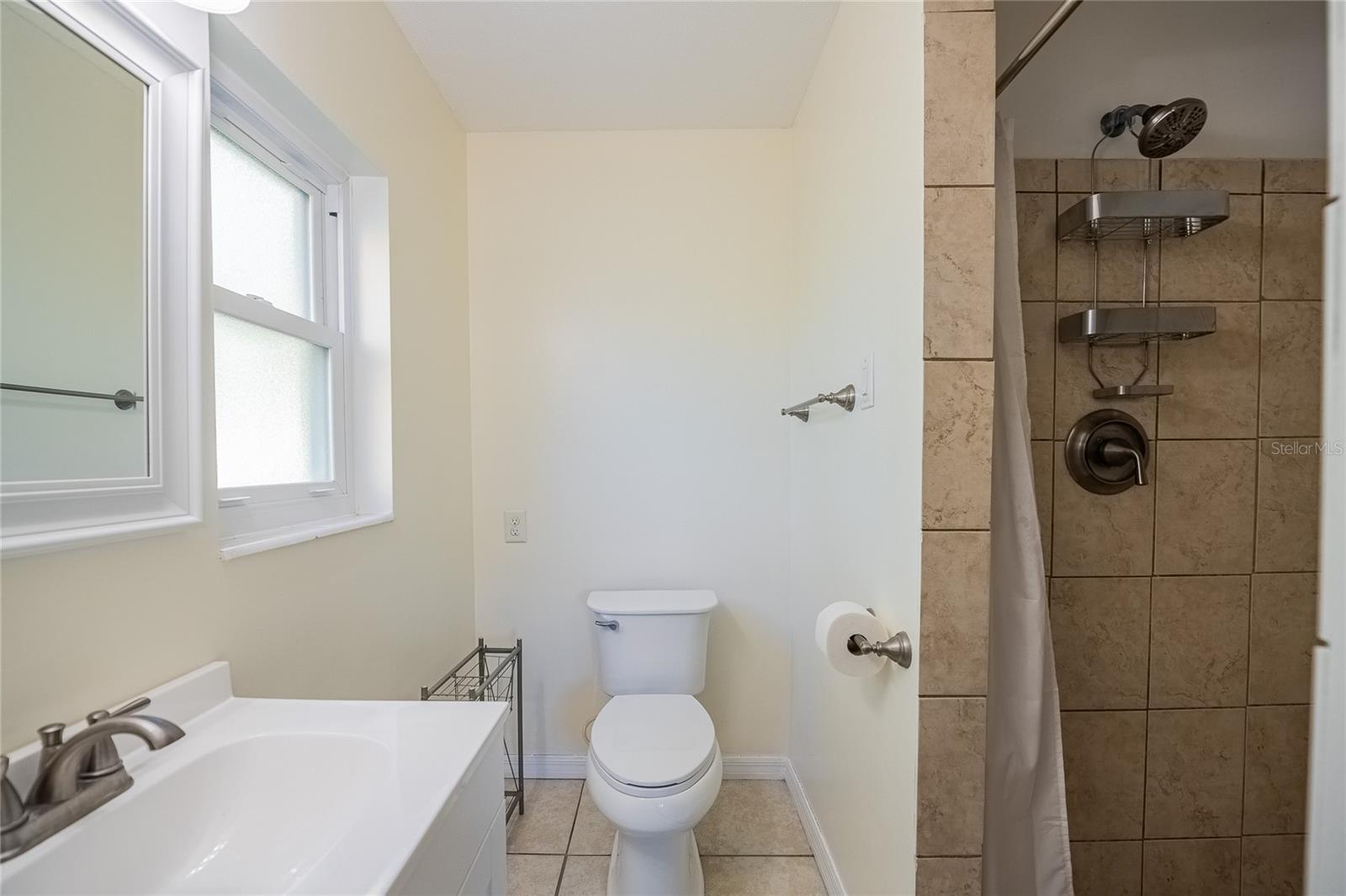 Image 22 of 34 For 706 Patricia Pl