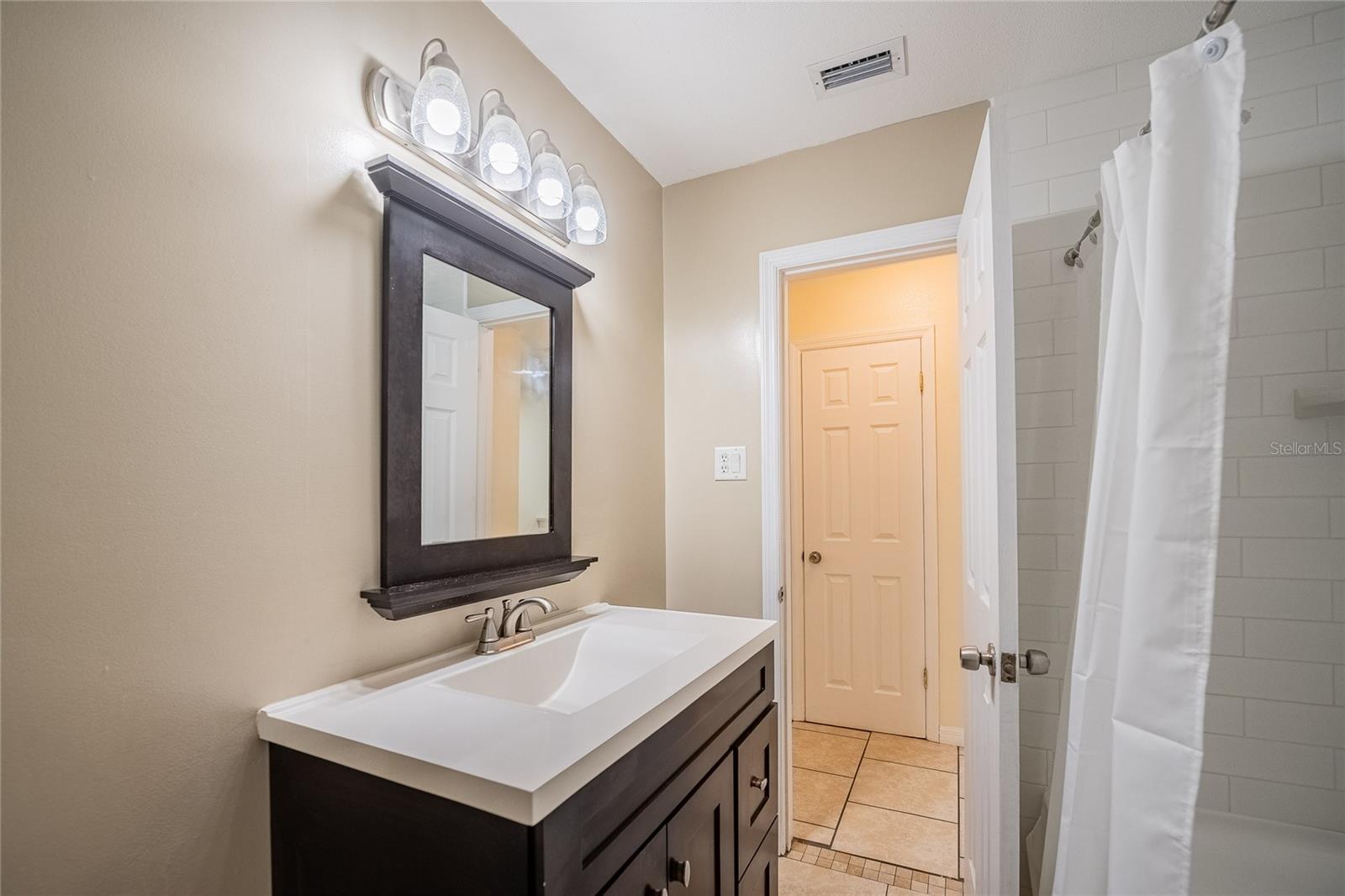 Image 26 of 34 For 706 Patricia Pl