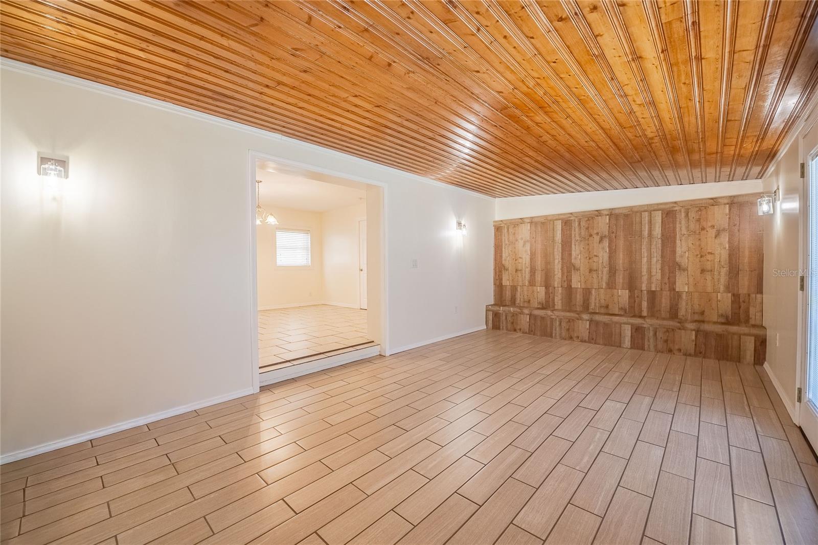 Image 29 of 34 For 706 Patricia Pl