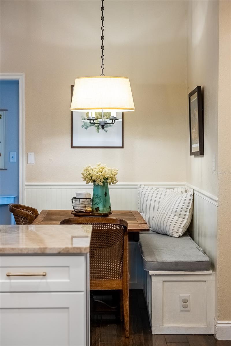 Image 12 of 52 For 1484 Shorewood Court