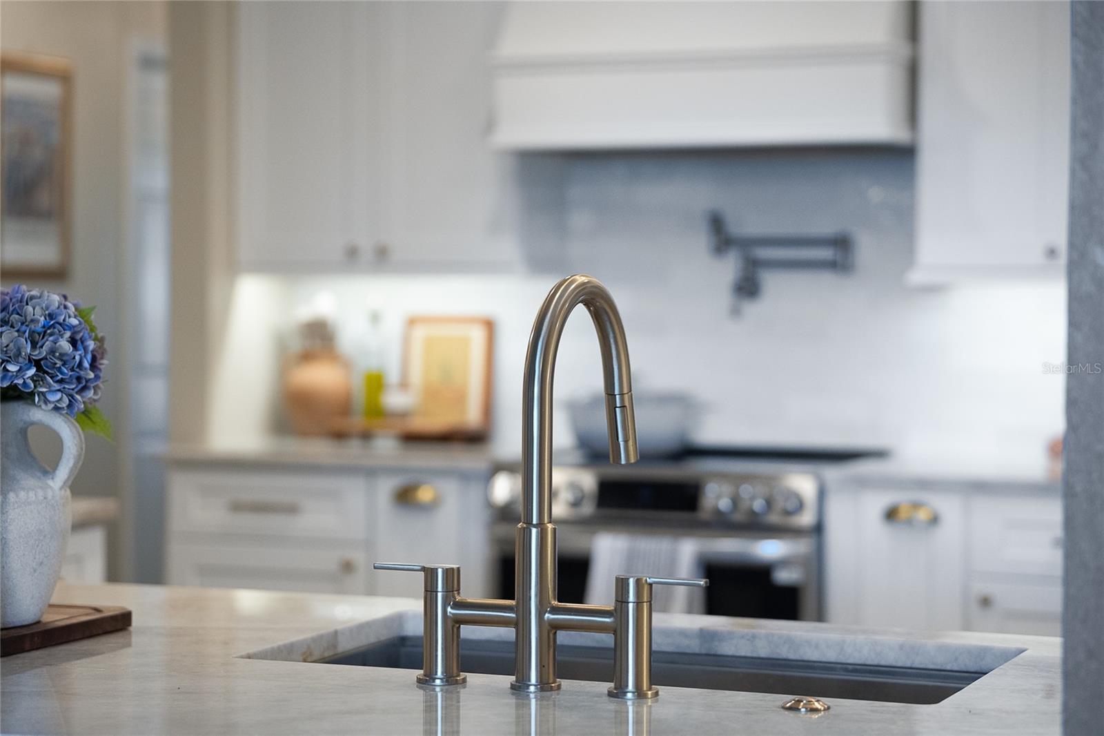 Image 17 of 52 For 1484 Shorewood Court