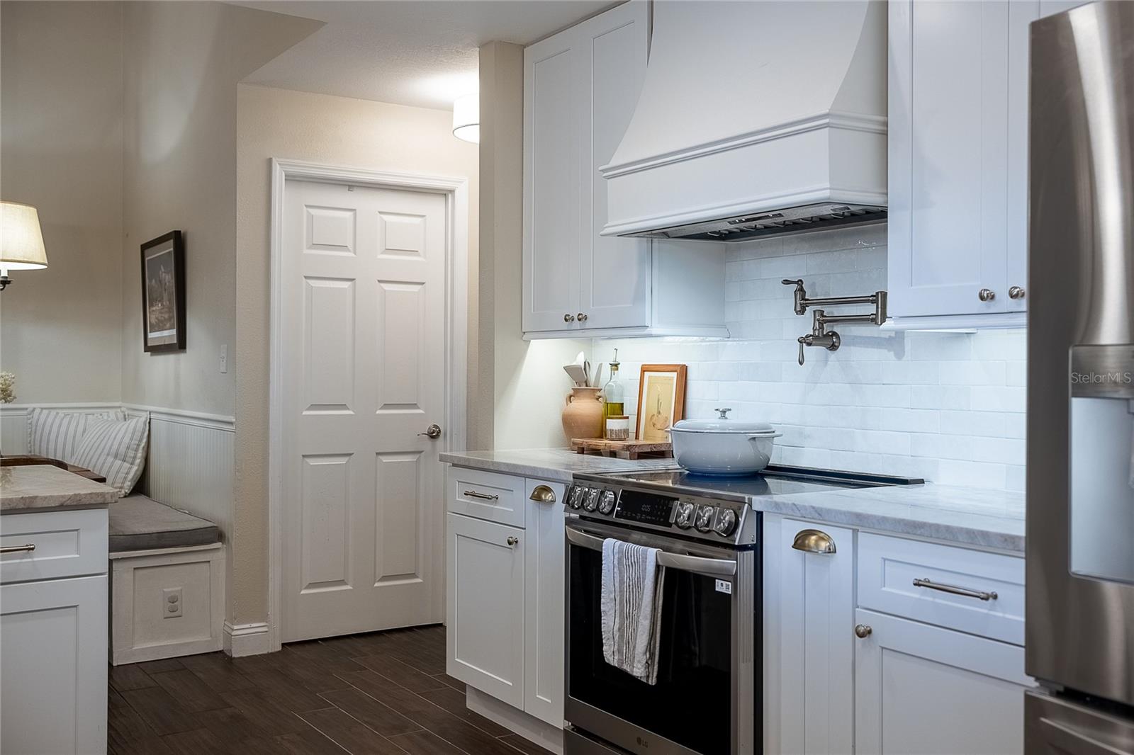 Image 20 of 52 For 1484 Shorewood Court