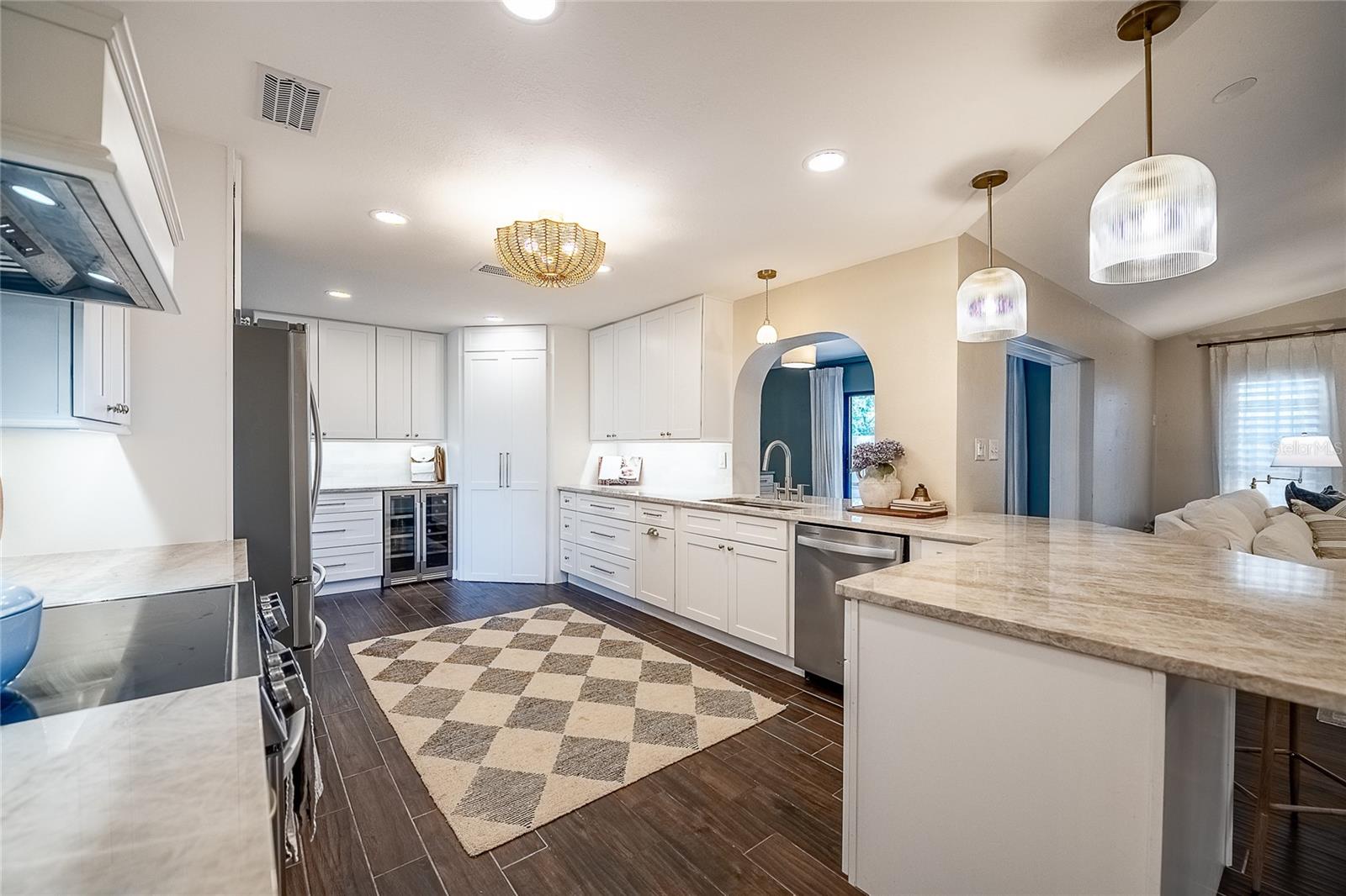 Image 23 of 52 For 1484 Shorewood Court