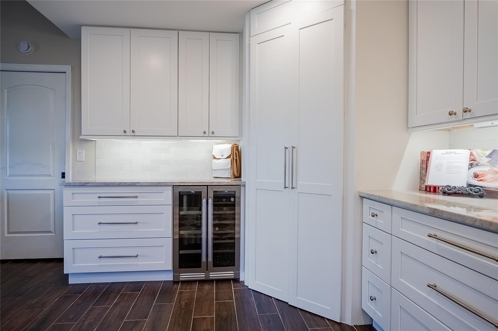 Image 25 of 52 For 1484 Shorewood Court